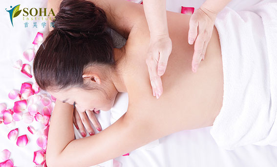 Provide full body massage with oil（全身油按摩）